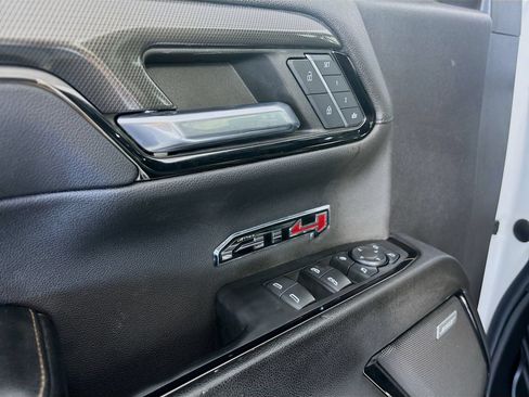 Used 2023 GMC Sierra 1500 AT4 w/ AT4 Premium Package AWD/4WD image 18