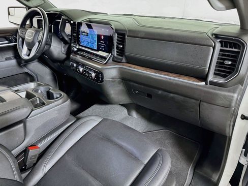 Certified 2025 GMC Sierra 1500 SLT RWD image 27