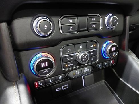 Used 2021 GMC Yukon AT4 w/ AT4 Premium Plus Package image 44