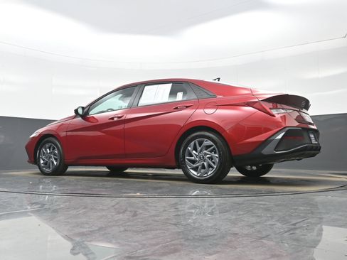 Certified 2025 Hyundai Elantra Blue image 27