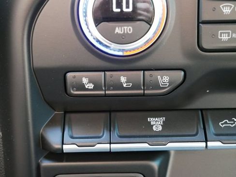 Used 2023 GMC Sierra 2500 AT4 AWD/4WD image 17