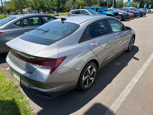 Used 2023 Hyundai Elantra SEL w/ Convenience Package FWD image 13