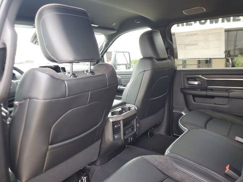 New 2026 RAM 2500 Laramie AWD/4WD image 12