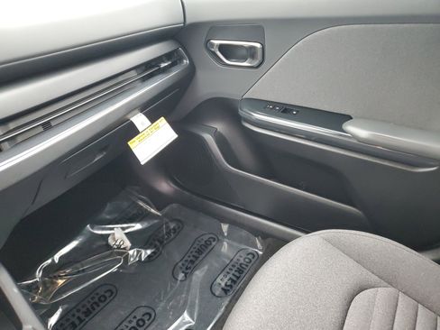 Used 2025 Kia K4 EX image 25