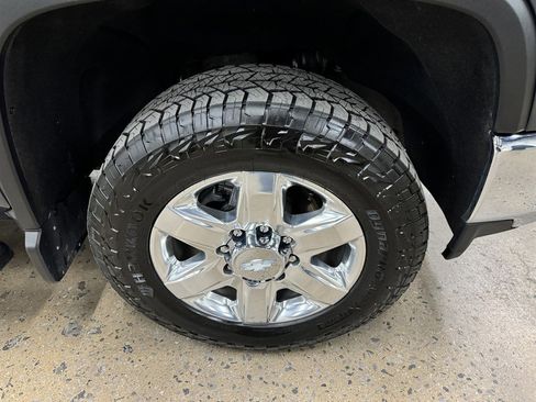 Used 2020 Chevrolet Silverado 2500 LTZ w/ LTZ Premium Package image 20