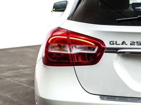 Used 2016 Mercedes-Benz GLA 250 4MATIC image 15