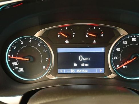 Used 2020 Chevrolet Traverse LT image 9