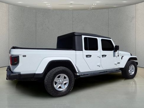 Used 2022 Jeep Gladiator Sport AWD/4WD image 4