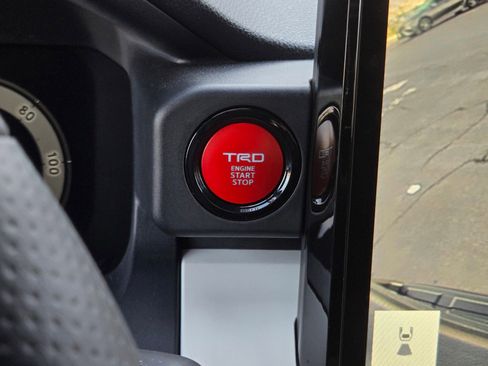 Used 2024 Toyota Tacoma TRD Sport image 21