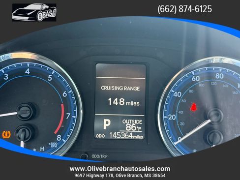 Used 2018 Toyota Corolla LE FWD image 17