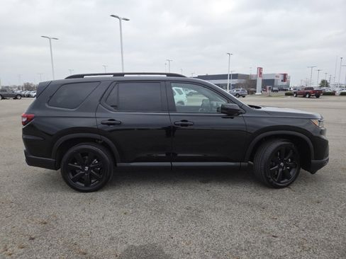 Used 2025 Honda Pilot Black Edition image 19