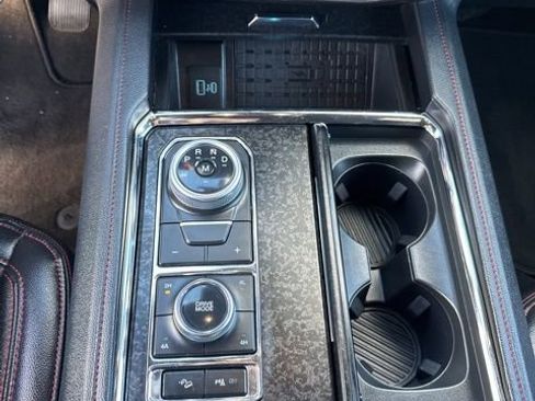 Used 2024 Ford Expedition Limited image 22