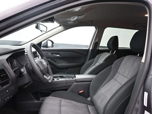 Used 2026 Nissan Rogue SV FWD image 14