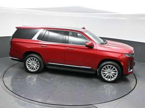 Certified 2024 Cadillac Escalade Premium Luxury image 33