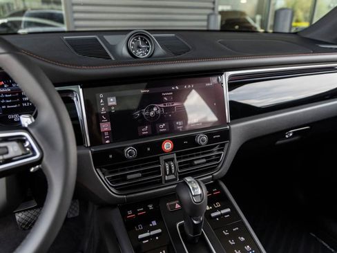 New 2025 Porsche Macan image 76