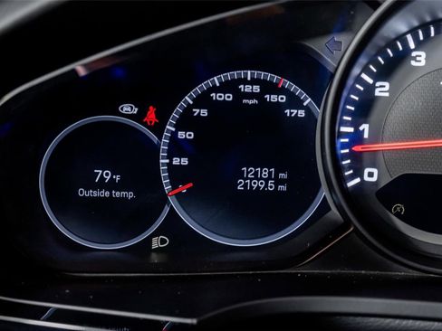 Used 2023 Porsche Cayenne Platinum Edition image 48