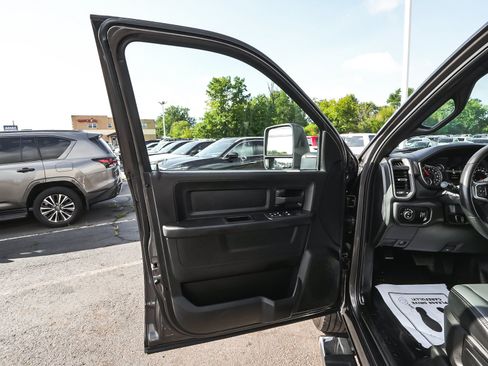 Used 2026 RAM 2500 Tradesman w/ Chrome Appearance Group AWD/4WD image 11
