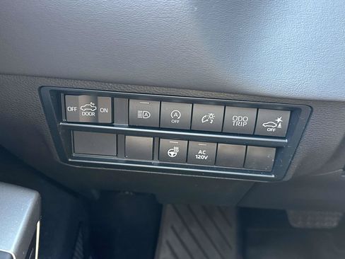 Used 2023 Toyota Tundra Platinum AWD/4WD image 22