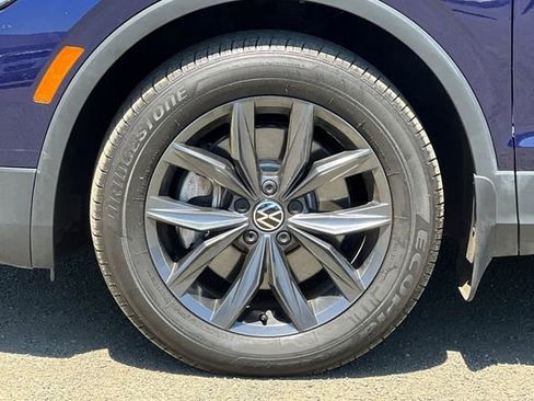 Used 2023 Volkswagen Tiguan SE FWD image 35