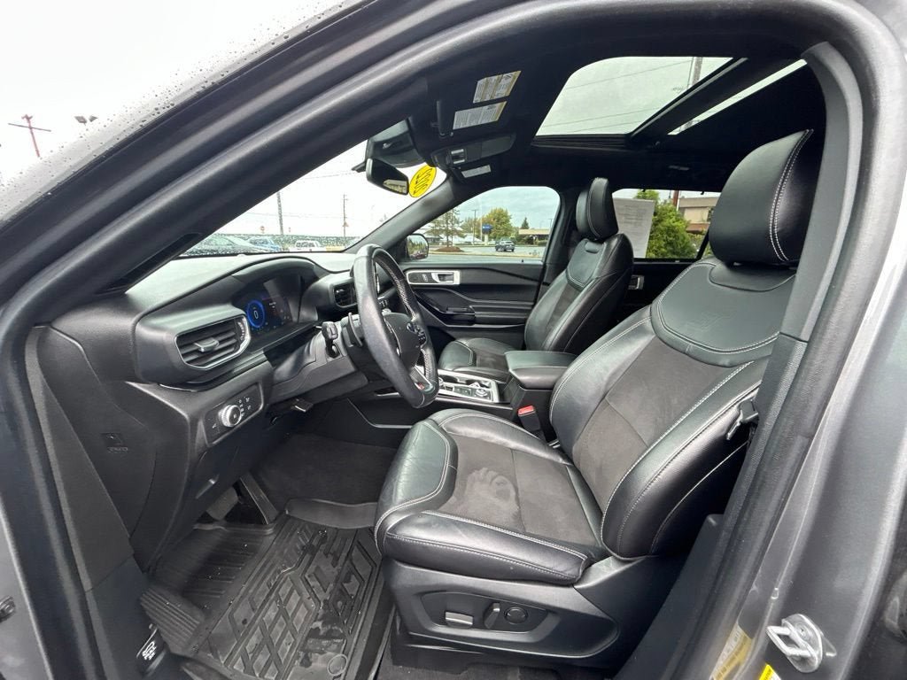 Used 2022 Ford Explorer ST AWD/4WD image 16