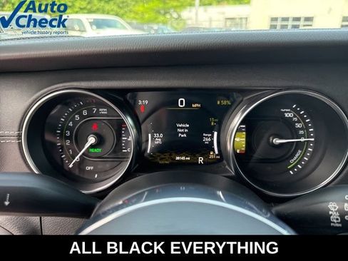 Used 2023 Jeep Wrangler Unlimited Sahara w/ Cold Weather Group AWD/4WD image 9
