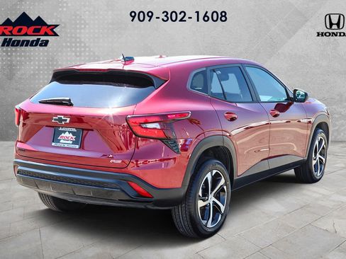 Used 2024 Chevrolet Trax RS w/ Driver Confidence Package FWD image 6