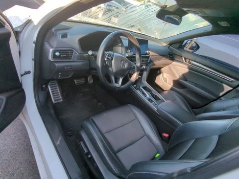 Used 2018 Honda Accord Sport image 7
