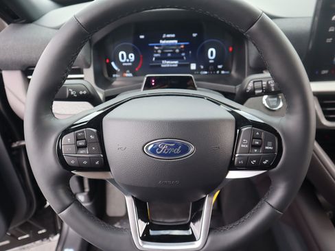 New 2026 Ford Explorer Platinum RWD image 3