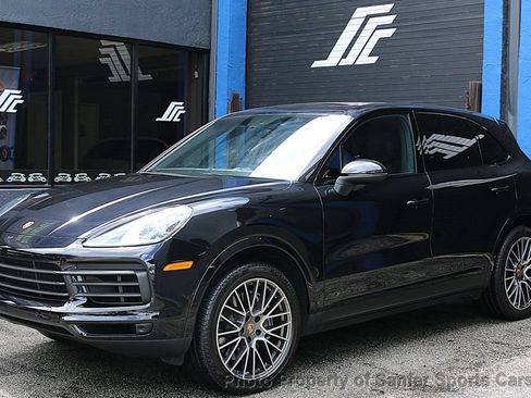 Used 2022 Porsche Cayenne Platinum Edition AWD/4WD image 4
