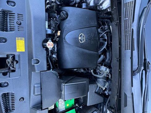 Used 2019 Toyota Highlander XLE FWD image 41