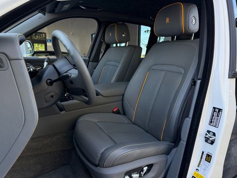 Used 2023 Rolls-Royce Cullinan image 23