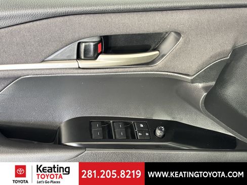 Used 2025 Toyota Camry LE image 12