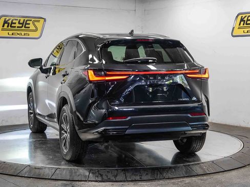 Used 2025 Lexus NX 250 FWD image 2