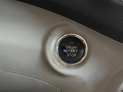 Used 2013 Toyota Highlander Limited FWD image 24