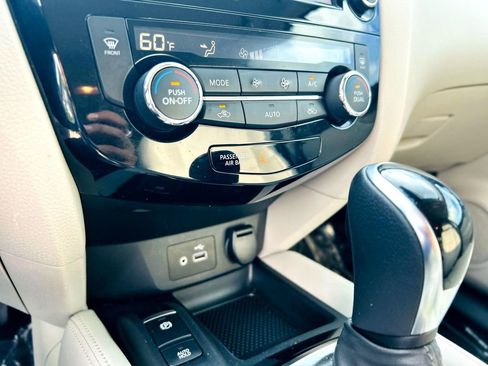 Used 2020 Nissan Rogue Sport SL image 34