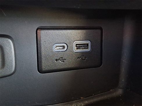 Certified 2023 GMC Acadia SLE w/ Driver Convenience Package image 25