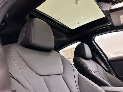 New 2026 BMW 330i Sedan w/ M Sport Package image 24