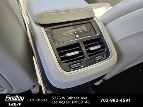 Used 2023 Volvo XC60 B5 Ultimate w/ Protection Package Premier FWD image 16