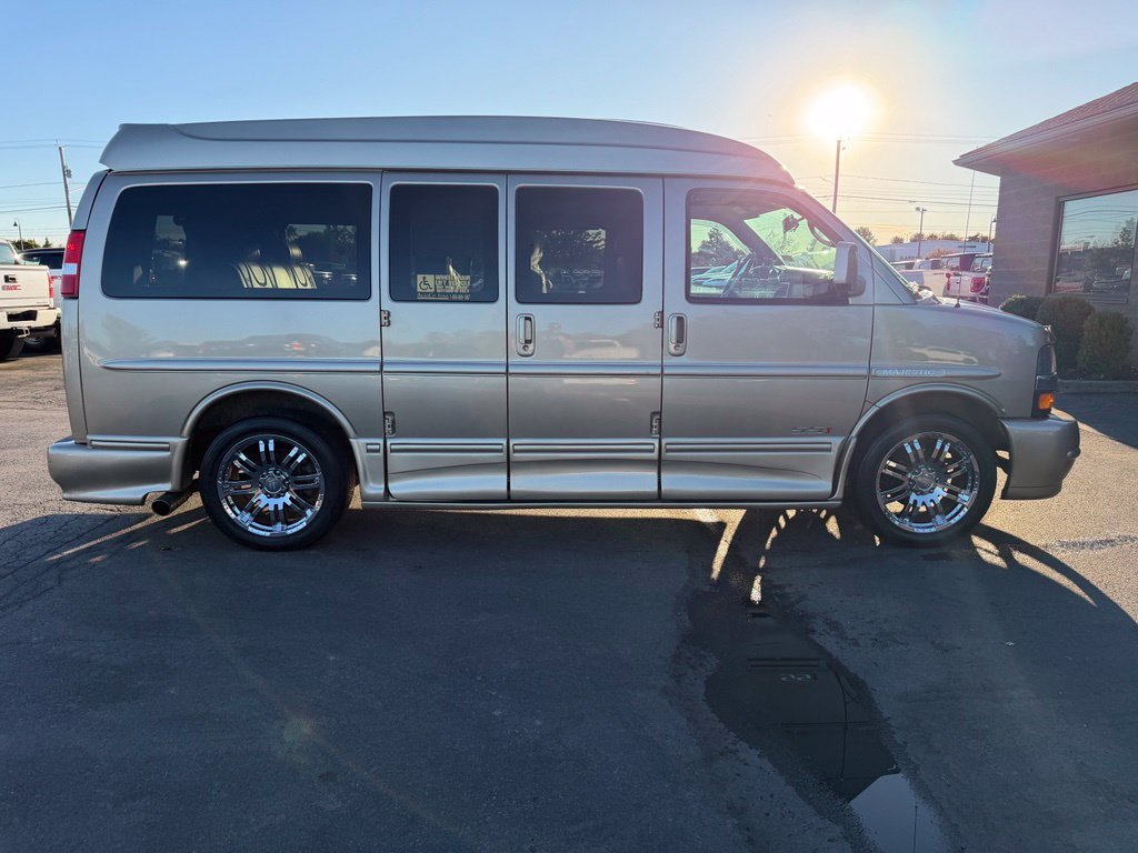 Used 2013 Chevrolet Express 1500 RWD image 4