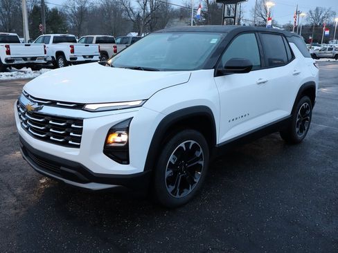 New 2026 Chevrolet Equinox LT w/ Convenience Package II image 24