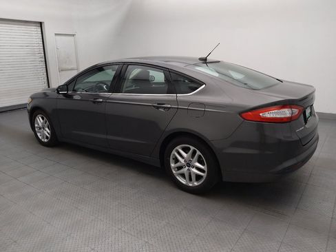 Used 2016 Ford Fusion SE FWD image 3