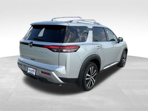 Used 2025 Nissan Pathfinder Platinum w/ Cargo Package image 9