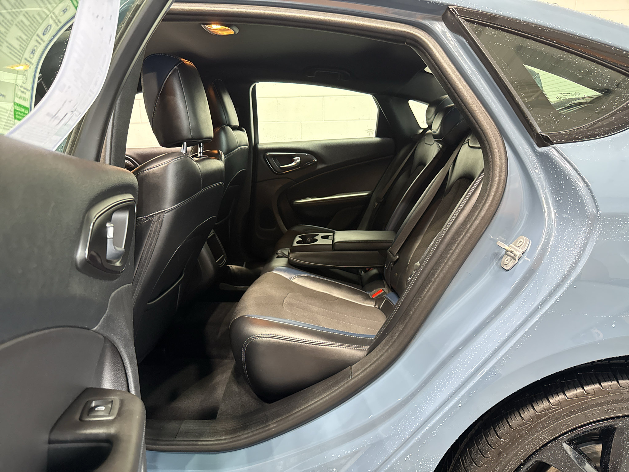 Used 2015 Chrysler 200 S FWD image 10