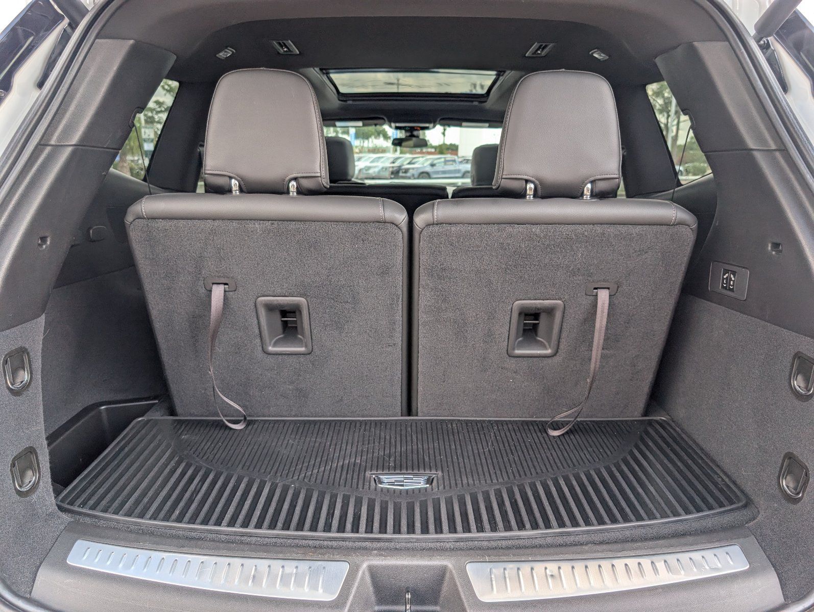 Certified 2024 Cadillac XT6 Luxury w/ LPO, Floor Liner Package AWD/4WD image 5