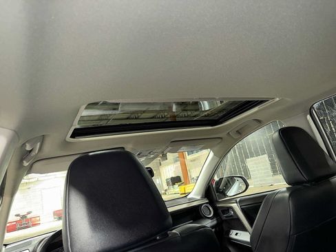 Used 2015 Toyota RAV4 Limited AWD/4WD image 25