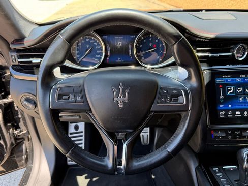 Used 2018 Maserati Quattroporte S RWD image 15