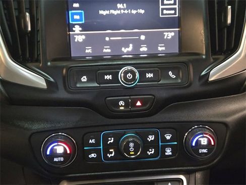 Used 2024 GMC Terrain SLE w/ Driver Convenience Package image 19