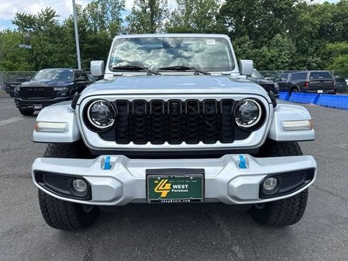 Used 2024 Jeep Wrangler High Altitude AWD/4WD image 2