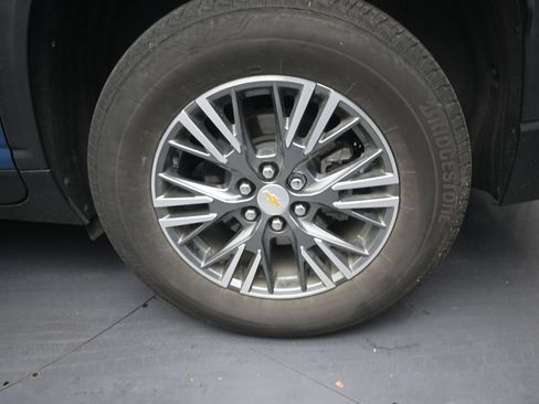 Used 2024 Chevrolet Traverse LS FWD image 10