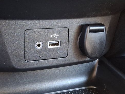 Used 2021 Nissan Rogue Sport S image 23